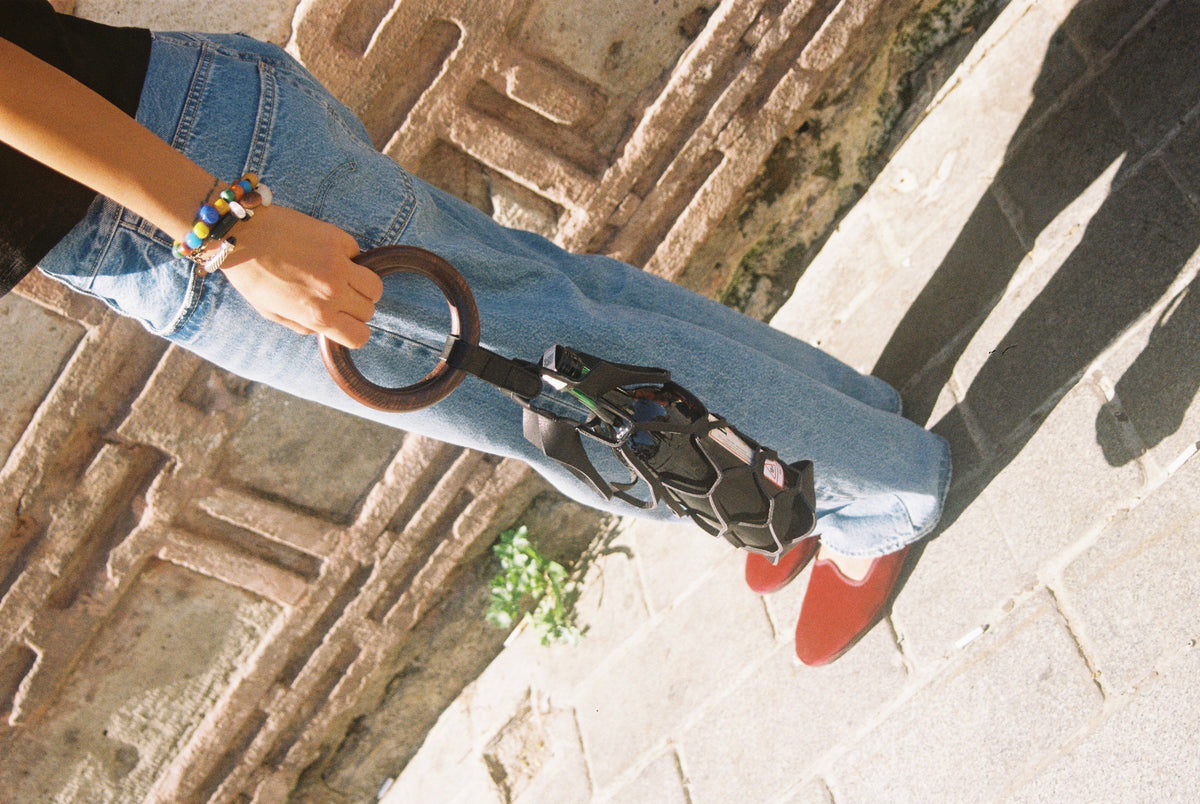 Asma wine bag carried while walking