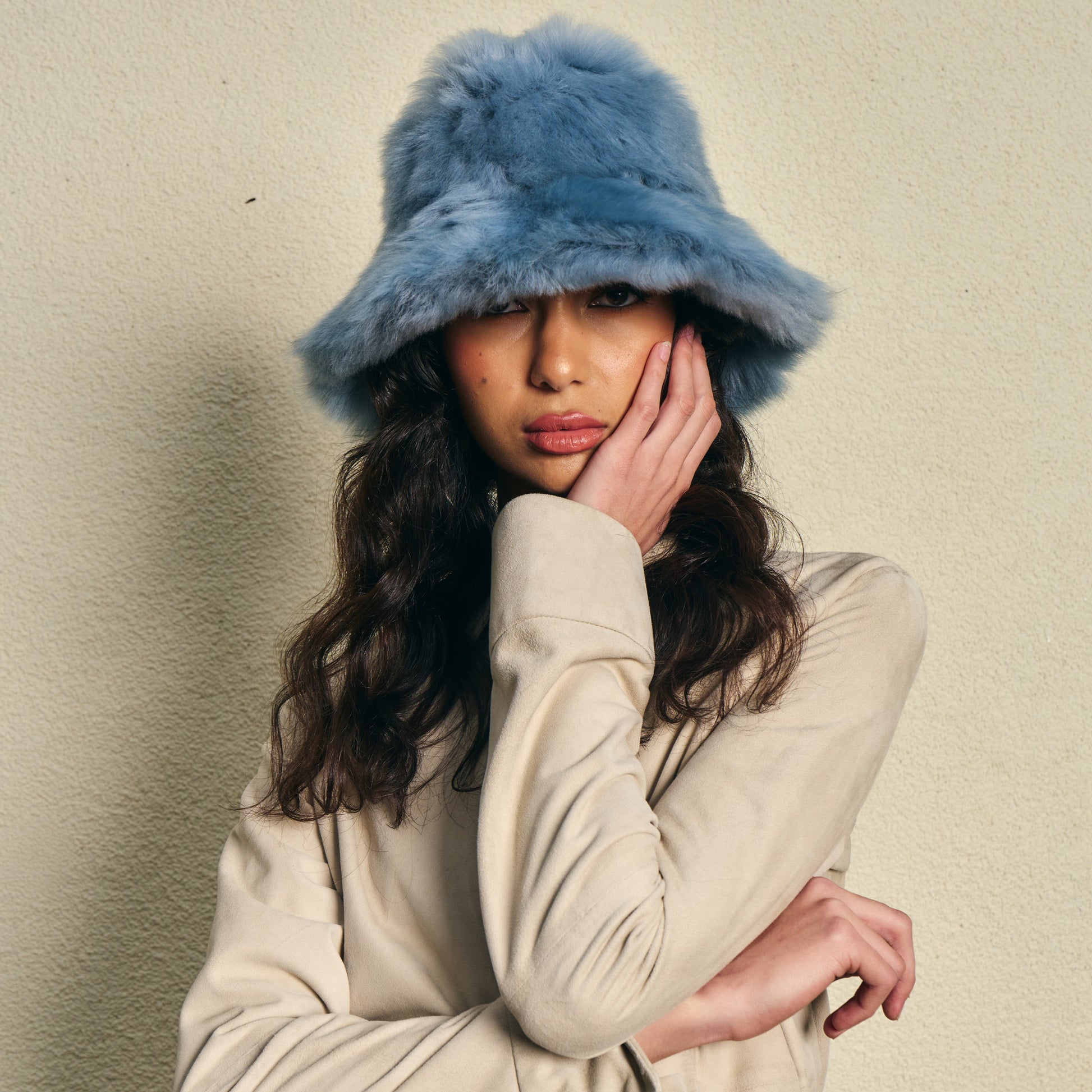 Faux-Fur Bucket Hat Baby Blue