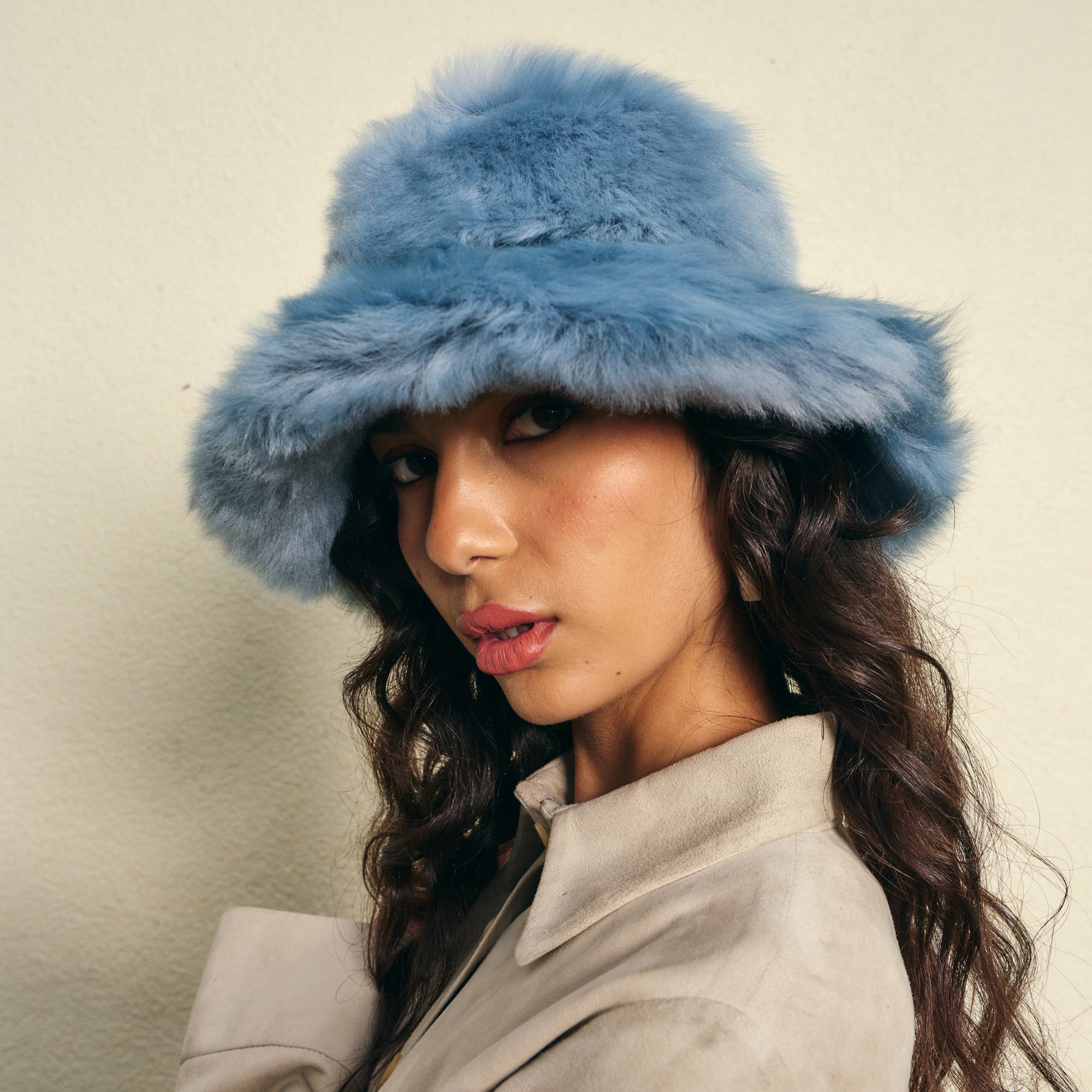 Faux-Fur Bucket Hat Baby Blue