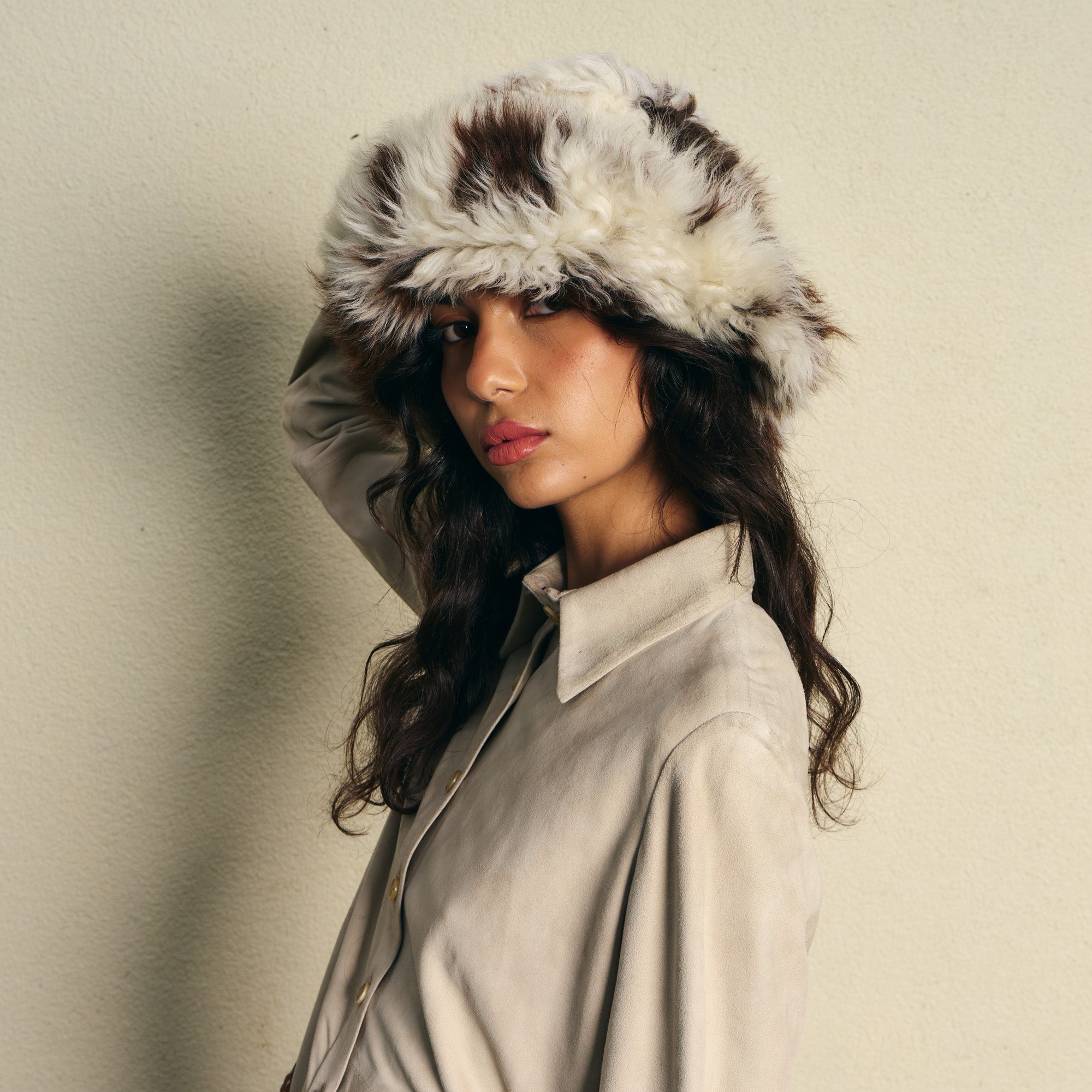 Faux-Fur Bucket Hat Cream & Brown Patch
